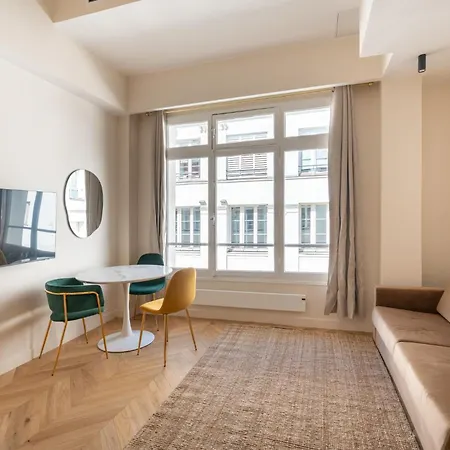 Chic Duplex For 4 In Vibrant Bastille Апартаменты *